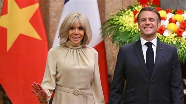 Unraveling The Mystery: Does Macron Wear A Toupee?
