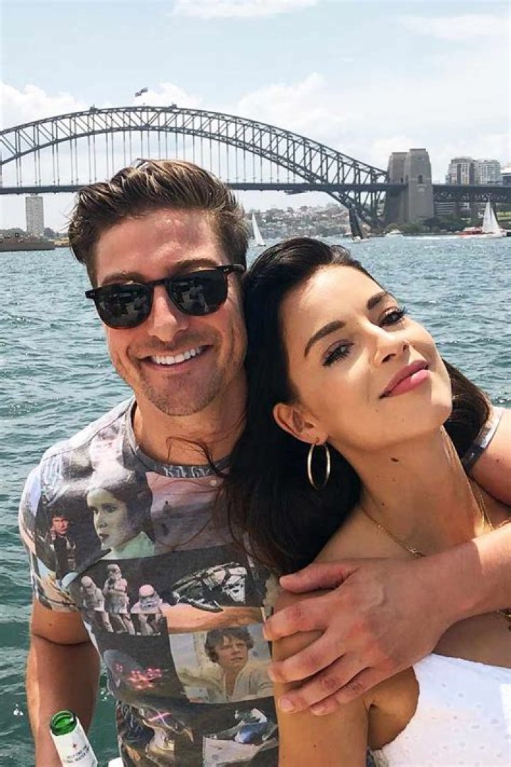 Unveiling Daniel Lissing's Wife's Age: Surprising Revelations