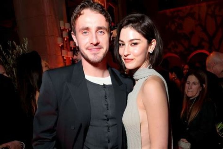 Unveiling Gracie Abrams' Boyfriend: Who Steals Her Heart?