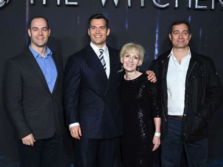 Unveiling The Brotherhood: Henry Cavill And His Siblings