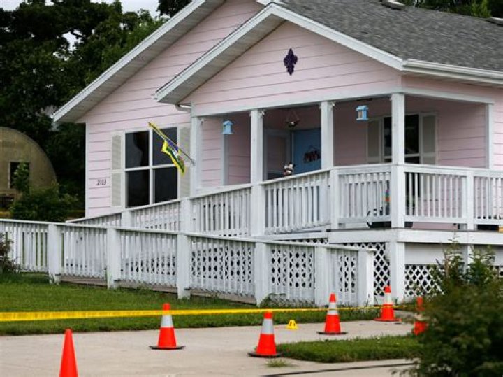Unveiling The Dark Truth: Dee Dee Blanchard Crime Scene Photos
