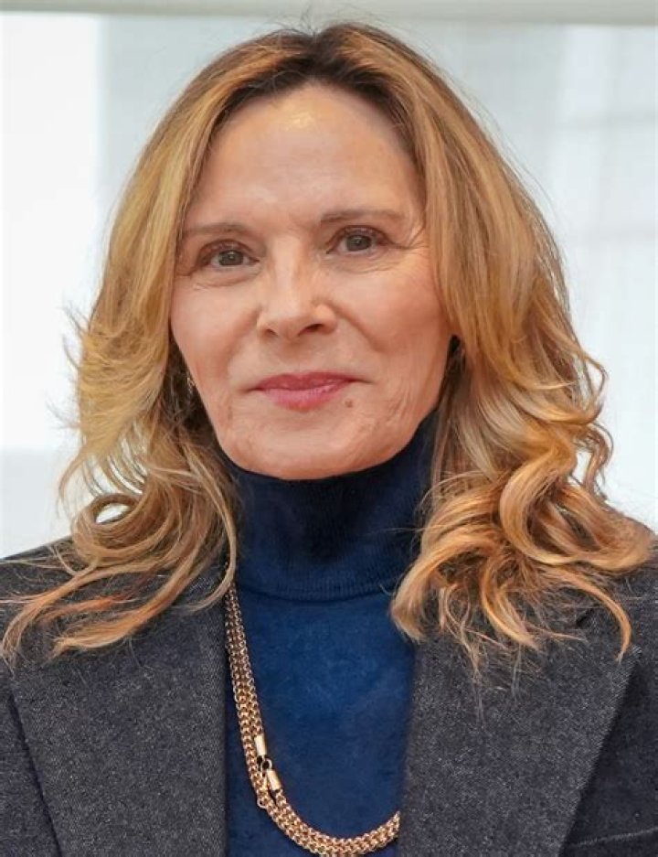 Unveiling The Height Of Kim Cattrall: Surprising Revelations Inside