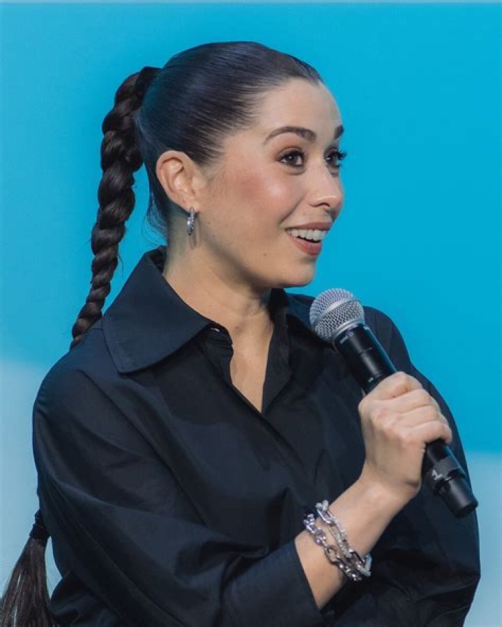Unveiling The Intrigues Of Cristin Milioti's Relationships