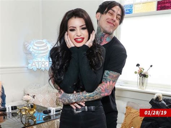 Unveiling The Mystery: Who Is Saraya Dating?