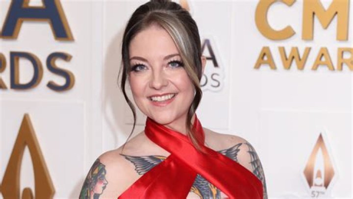 Unveiling The Secrets: Ashley McBryde's Height Revealed