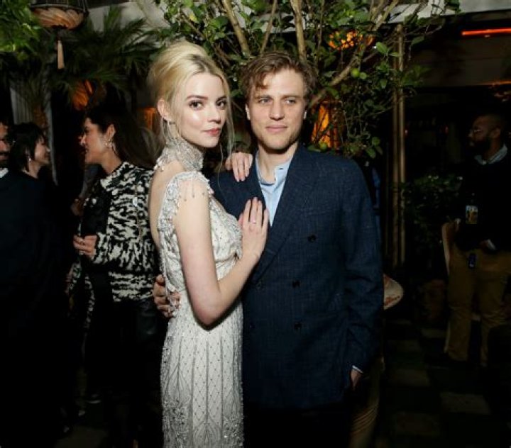 Unveiling The Secrets: Johnny Flynn's Height, Explored And Explained