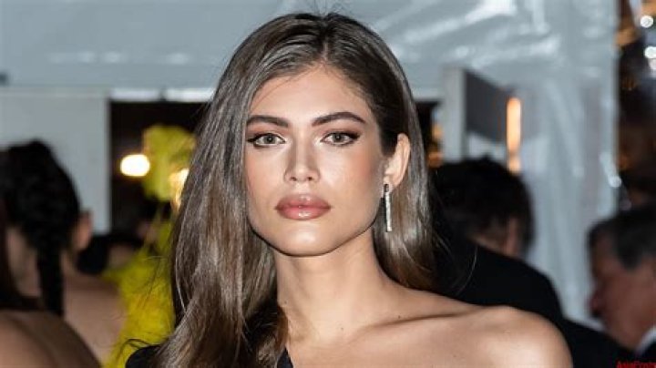 Valentina Sampaio - Bio, Age, Net Worth, Height, Nationality, Body Measurement, Career