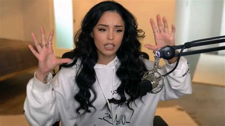 Valkyrae has perfect response to fans claiming she 