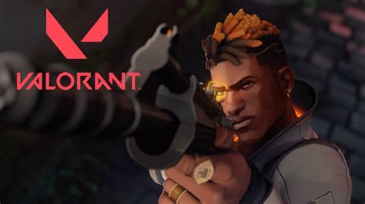 Valorant dev asks players how to handle users who queue with cheaters