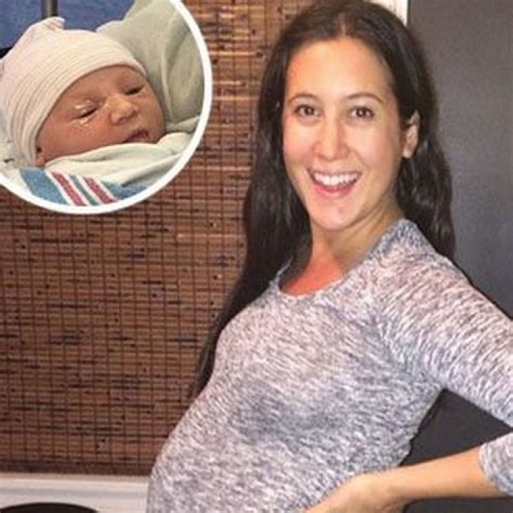 Vanessa Carlton On Her Jewish Ethnicity And Relationship With Mom