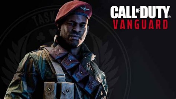 Vanguard pay-to-lose operator skin completely obscures player's ADS