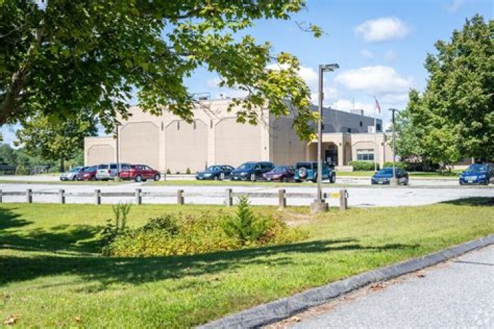 Voluntown Elementary School - Voluntown