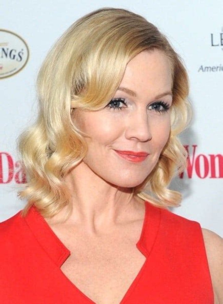 What is Jennie Garth Net Worth 2024: A Deep Dive into Her Wealth and Financial