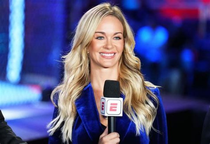 What Nationality is Laura Sanko?
