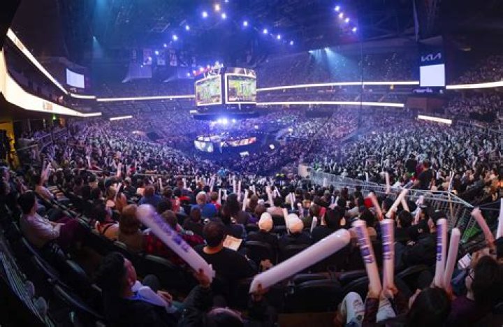 When is the LoL Worlds 2021 Semifinals?