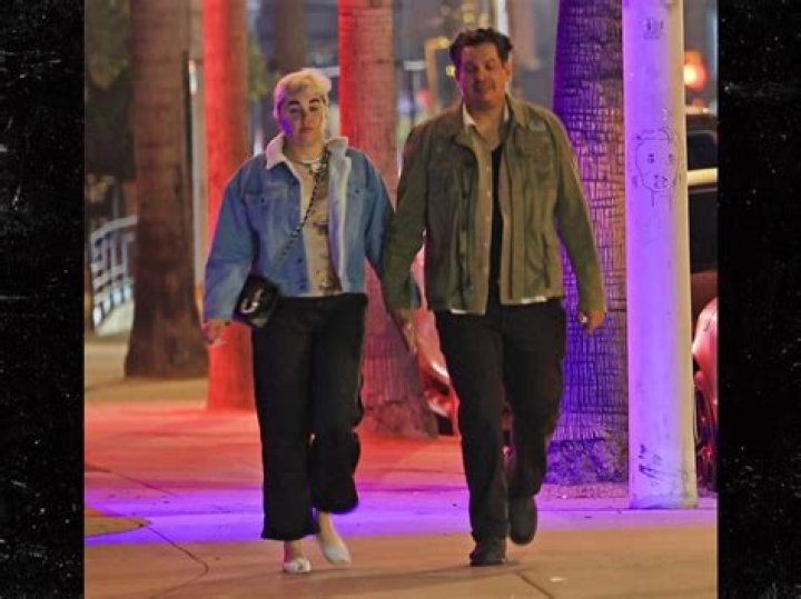 Who Did Amanda Bynes Date When She Was 16? A Deep Dive Into Her Teenage Relationships
