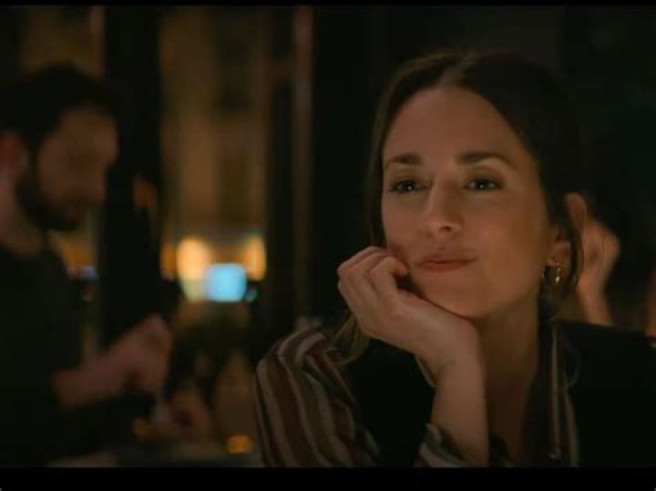Who did Javier choose, Lucía or Ariana?