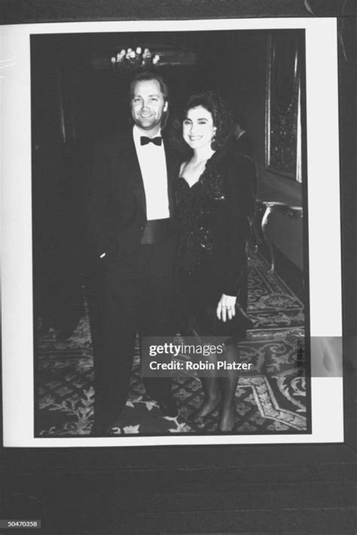 	Who is steve wariner wife? A Supportive Partner in His Musical Journey	
