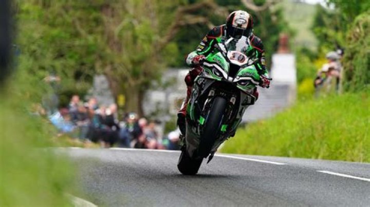 Who will break the Isle of Man TT’s lap record? Peter Hickman: “136mph is possible” | Road Racing