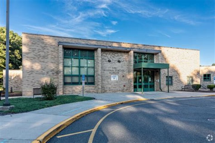 William Strong Elementary School - Plantsville