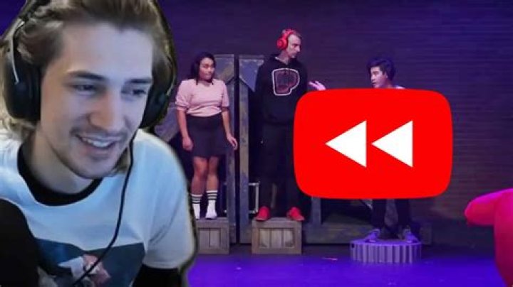 xQc lost for words at “out of touch” YouTube Rewind 2020 musical