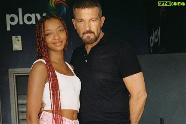 Zolee Griggs Bio, Age, Height, Husband, Kids, Net Worth, Movies and Tv Shows